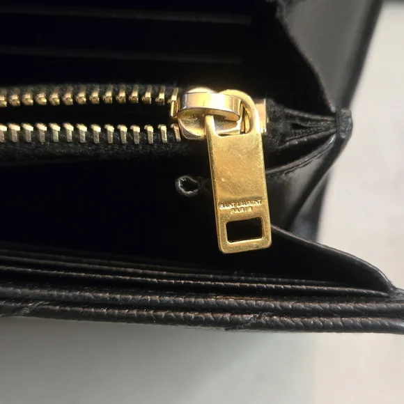 Saint Laurent Grain De Poudre Matelasse Chevron Monogram Flap Wallet - Black - Picture 11 of 15